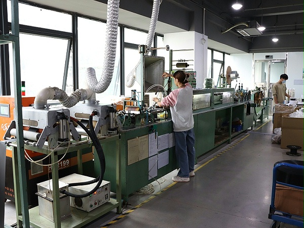 背胶生产线场景 (8)