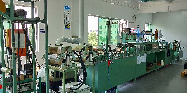 日韩人妻鲁交色情精品视频生产线