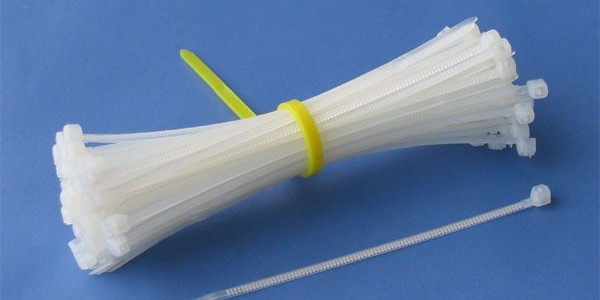 扎带和魔术贴扎带是同一种东西吗？