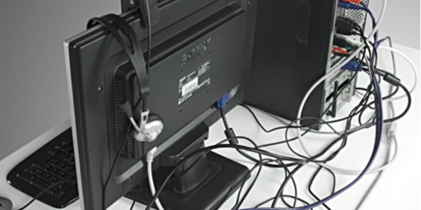 还在为电脑电器电线凌乱而操心吗？